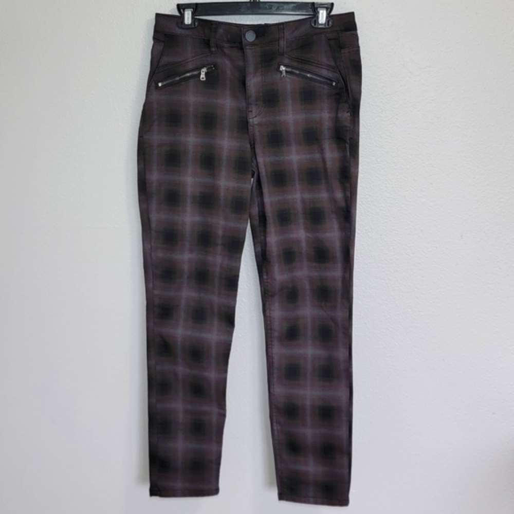 DEMOCRACY  HIGH RISE PANTS/ SIZE 8.